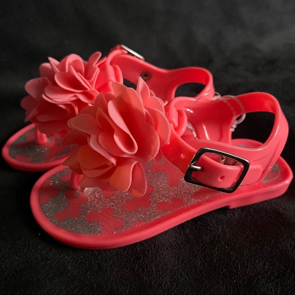 Listing Re Listed. Feel free to make an offer on new listing if/when available - Picture 4 of 9